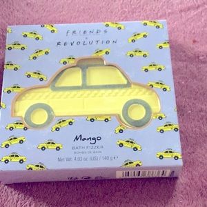 Makeup Revolution X Friends Taxi Bath Fizzer Mango scent New in Box